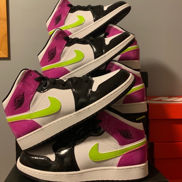 jordan 1 mid fuchsia
